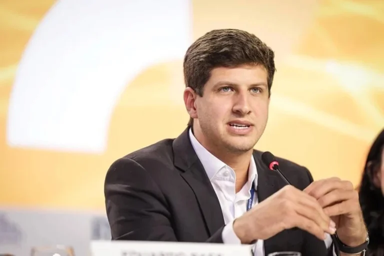João Campos renuncia para disputar governo de Pernambuco em 2026