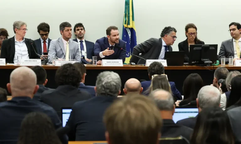 Durigan afirma ser contra compensações ao fim da escala 6x1
