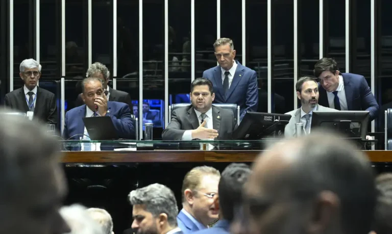 Dosimetria reduz penas para condenados pelo 8 de janeiro no Brasil