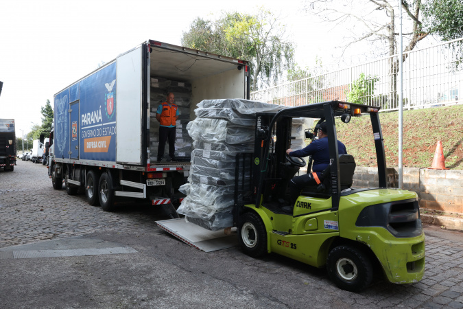 Defesa Civil envia ajuda humanitária para vítimas de granizo em Turvo