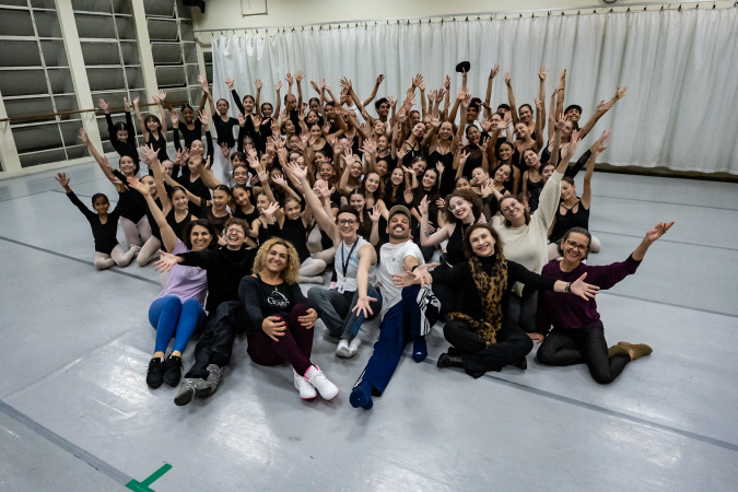 Escola de Dança Teatro Guaíra marca 70 anos com espetáculo inédito