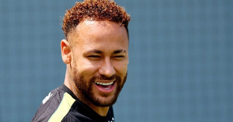 Neymar divide opiniões, mas torcida prefere retorno gradual