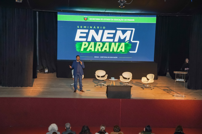 Paraná reúne profissionais em seminário de formação para Enem 2026