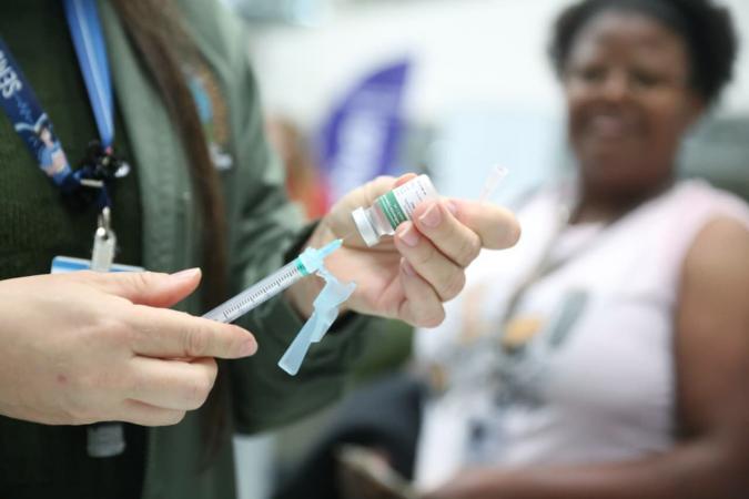Paraná libera vacina contra gripe para toda população