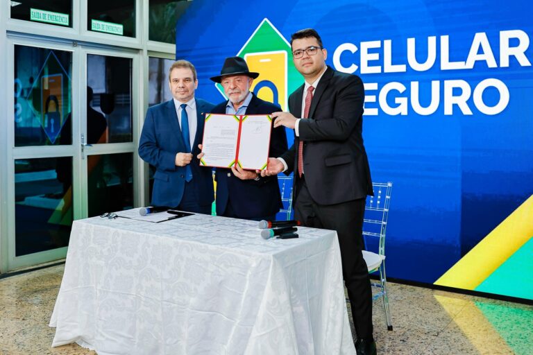 Lula lança ferramenta para rastrear celulares roubados