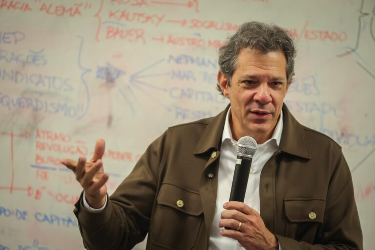 Haddad critica gestão Tarcísio e aponta falta de escrutínio