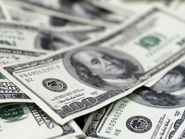 Dólar fecha em alta de 0,87% ante o real nesta terça