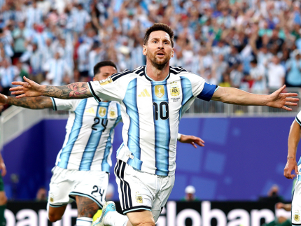 Messi iguala recorde histórico com hat-trick na estreia da Copa 2026