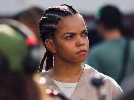 Jennifer Nascimento comprova domínio de transição entre personagens