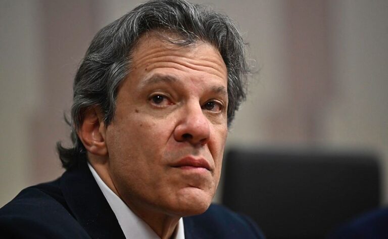 Haddad vincula composição de chapa a decisões internas do PSB