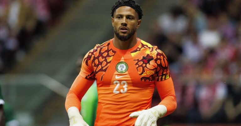 Goleiro nigeriano enfrenta denúncias de violência doméstica