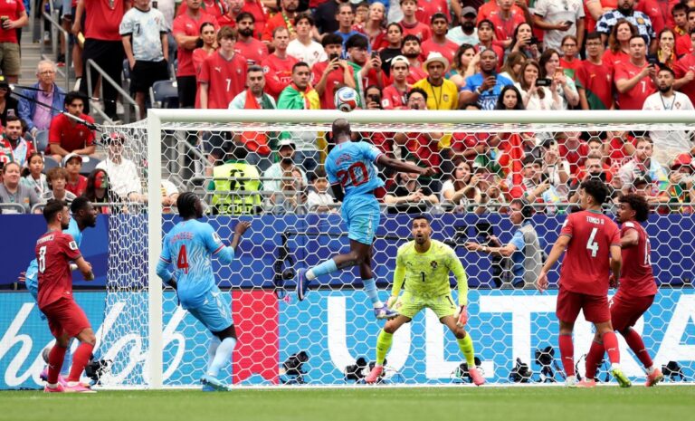 Wissa marca gol histórico do RD Congo em primeira Copa do Mundo