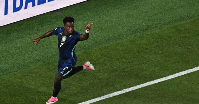 Ancelotti aprova Vinícius Jr. mas foca no título mundial do Brasil