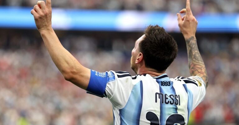 Messi marca dois gols e lidera Argentina contra a Áustria