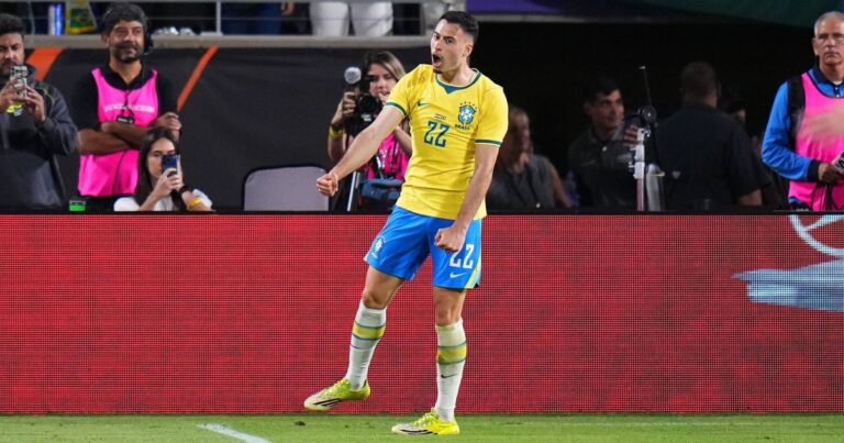 Martinelli se oferece para substituir Raphinha na seleção