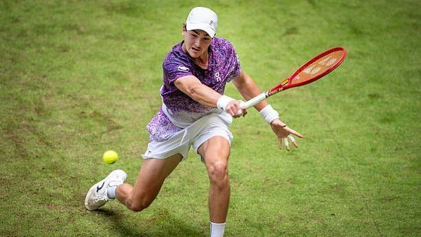 João Fonseca se retira de ATP em Eastbourne por desconforto no ombro