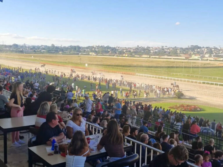 Jockey Club do Paraná celebra festas de São João com arraia e forró