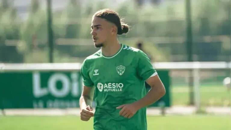Promessa do futebol francês tem morte cerebral após afogamento