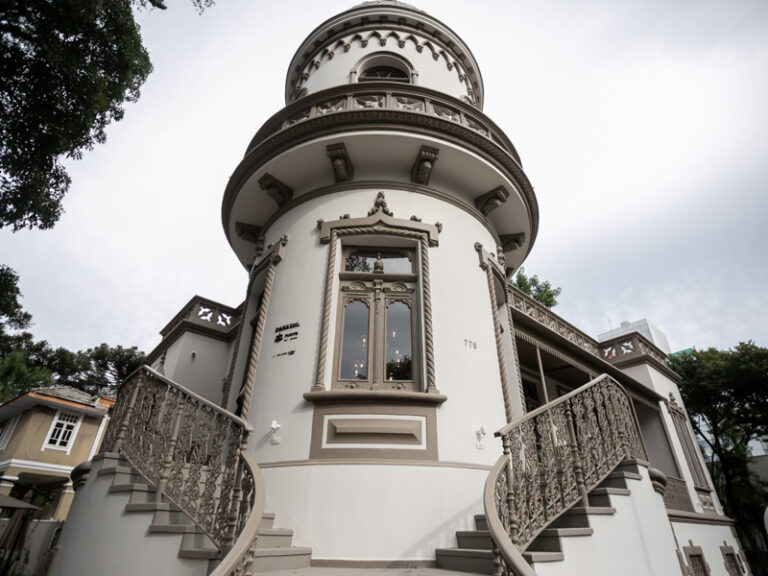 PUC-PR debate futuro de imóveis históricos em Curitiba