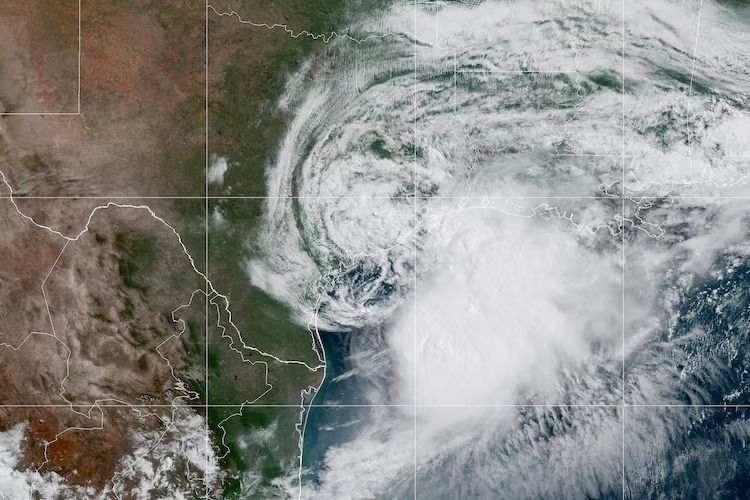 Tempestade Arthur marca início da temporada de furacões no Atlântico