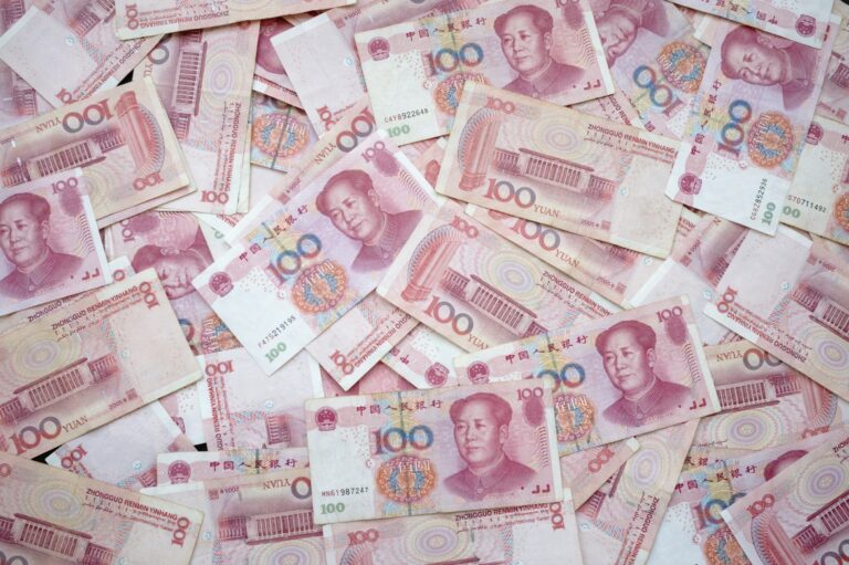 China intensifica estratégia para ampliar uso global do yuan