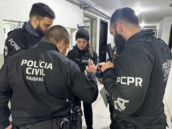 Polícia Civil prende cinco em operação contra furtos de veículos