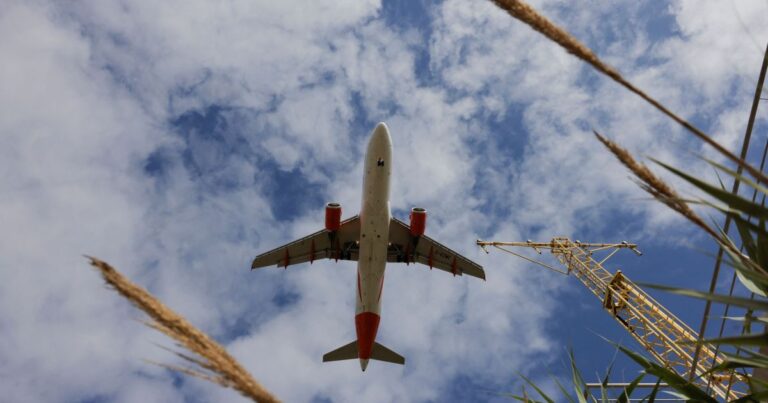 Escala 6x1 chega à aviação e reacende debate sobre fadiga