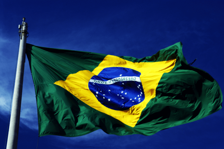 Economia brasileira desacelera em abril com crescimento abaixo do esperado