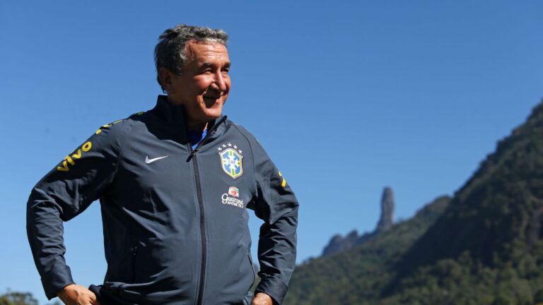 Parreira segue internado em condição estável, diz Zinho