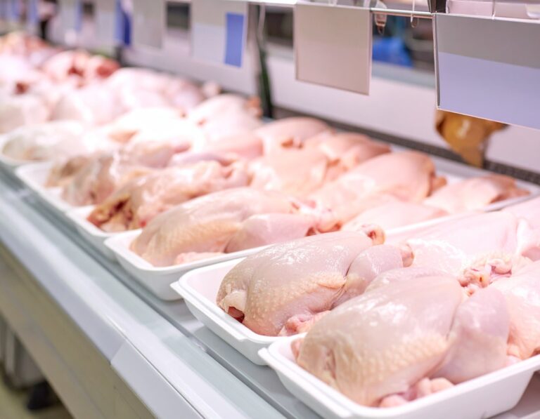 Exportações de carne de aves crescem em valor, volume e preço