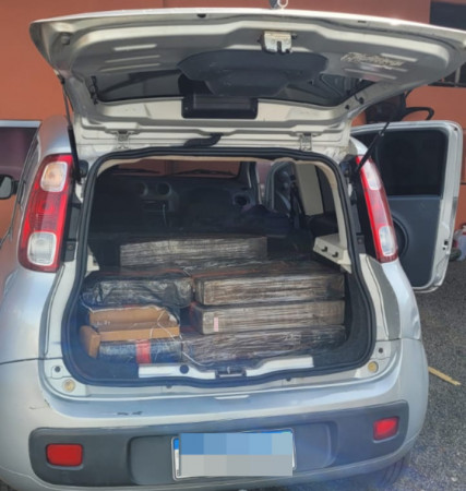 Operação apreende 400 kg de maconha em Cândido de Abreu