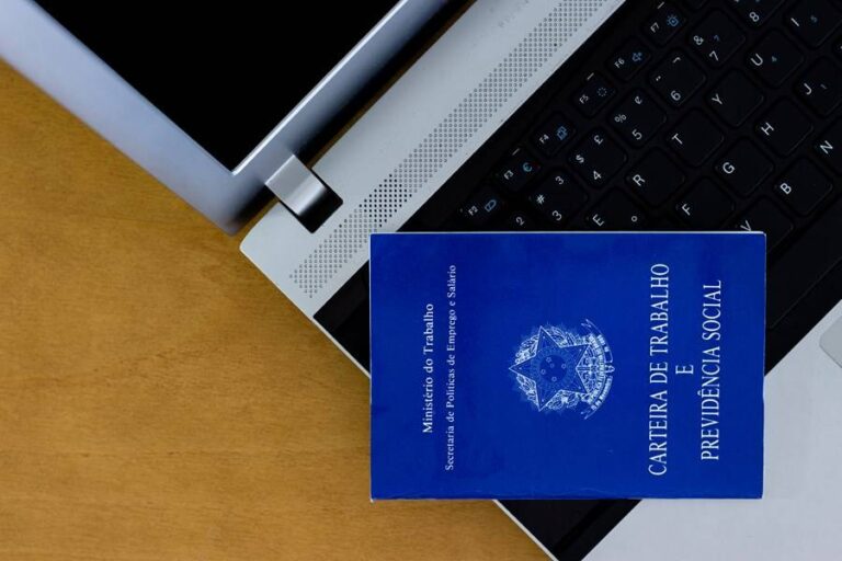 Brasil tem desemprego de 5,6% até maio, menor para o mês desde 2012