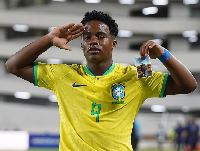 Endrick ultrapassa Memphis e entra no top 20 de seguidores da Copa