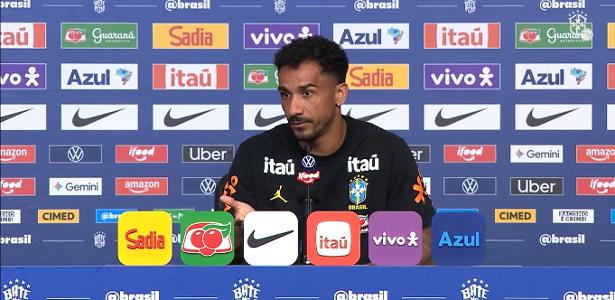 Danilo aponta falta de maturidade da seleção frente a potências