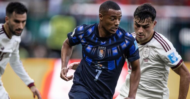 Nico Williams critica entrada de De La Cruz após lesão na Copa