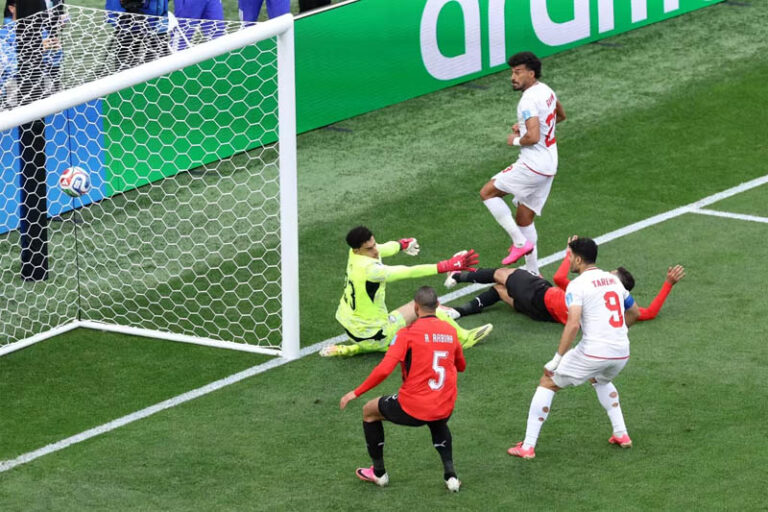 Egito avança na Copa com empate contra Irã