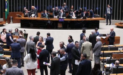 Congresso acelera votações para garantir apoio eleitoral imediato