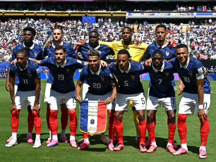 Mbappé marca duas vezes e aproxima França de título contra Senegal