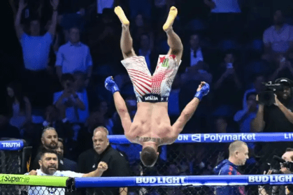 Justin Gaethje surpreende e conquista cinturão dos leves do UFC