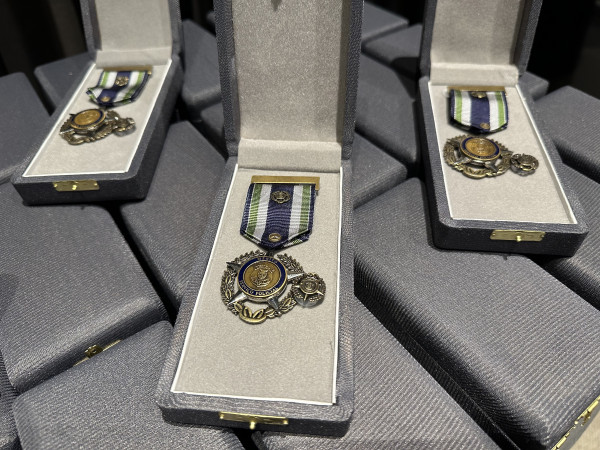 PCPR entrega Medalhas de Serviço Policial a três profissionais em Londrina