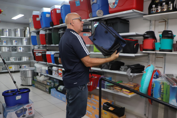 Varejo paranaense avança 4,1% e supera desempenho nacional em 2026