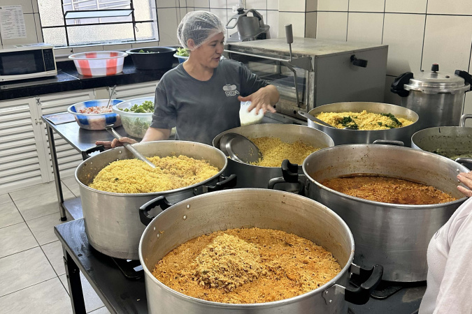 Paraná amplia capacitação de 7,9 mil profissionais da alimentação escolar