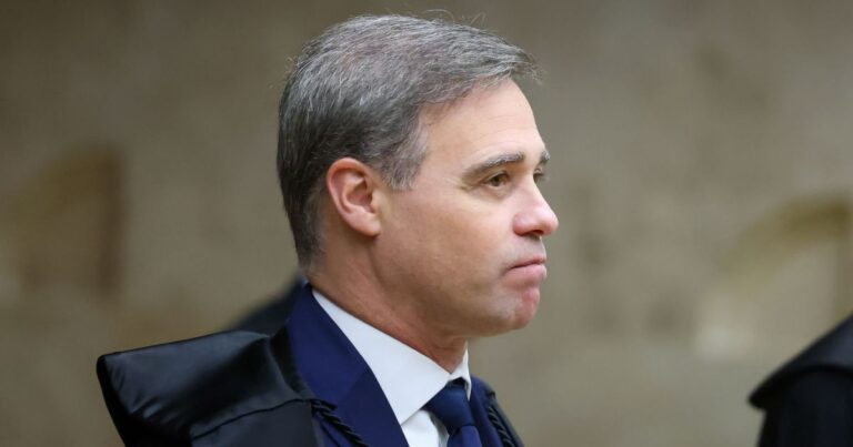 Mendonça retoma sigilo em processos sobre Vorcaro