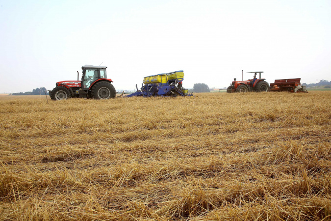 BRDE apresenta análise econômica em seminário de governança agrícola em Ponta Grossa