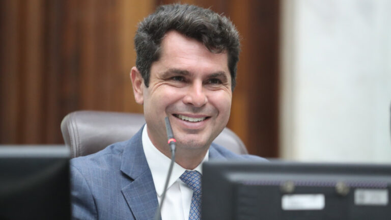 Greca aposta em gestão para disputar governo do Paraná