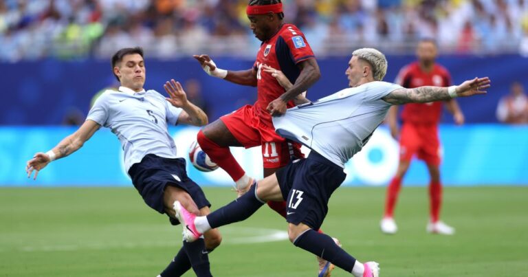 Ugarte sofre grave lesão na Copa e FIFA pagará salário