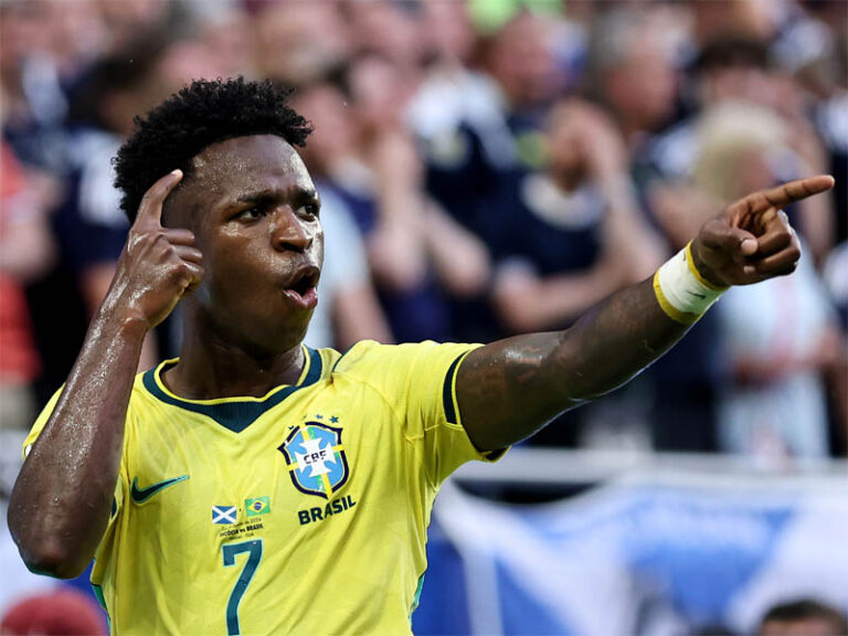 Vinicius Junior marca dois e Brasil goleia Escócia na Copa