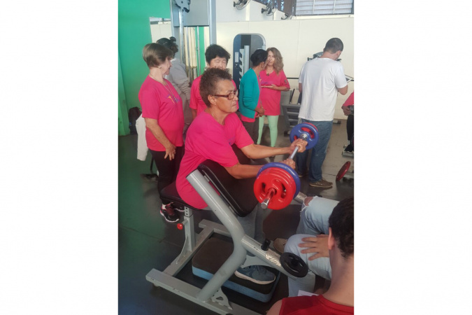 Musculação melhora saúde cardiovascular de mulheres idosas