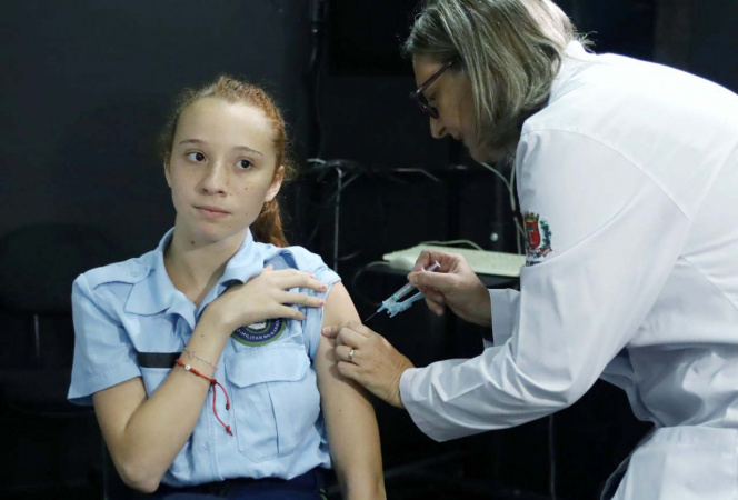 Paraná reforça vacinação contra gripe nas escolas estaduais