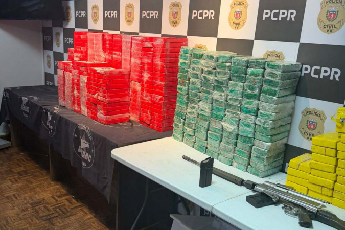Polícia Civil apreende 459 kg de drogas e arsenal em Campo Largo